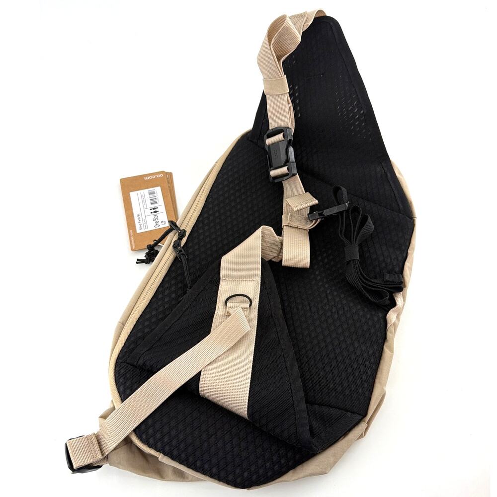 On Unisex Sand Black Sling Bag Pack 9L One Size - Picture 8 of 11